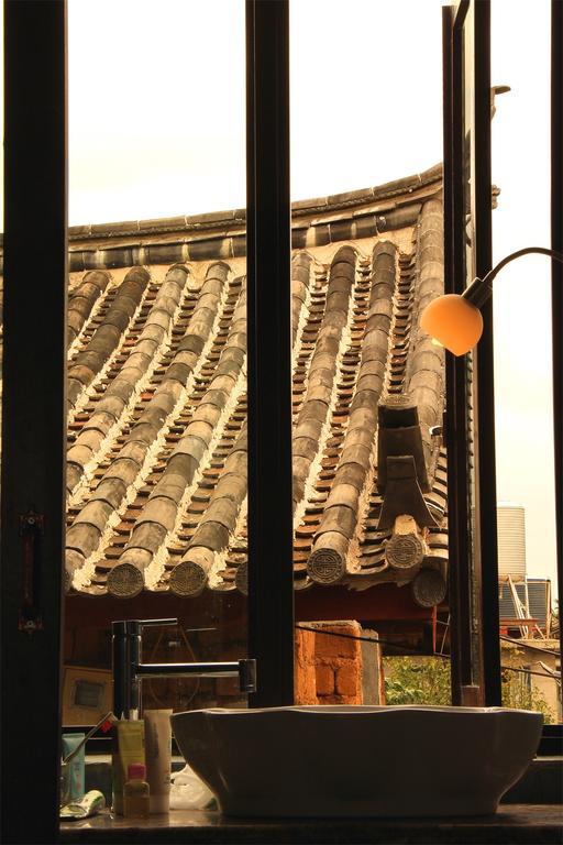Lijiang Baisha Free Time Designed Hotel מראה חיצוני תמונה